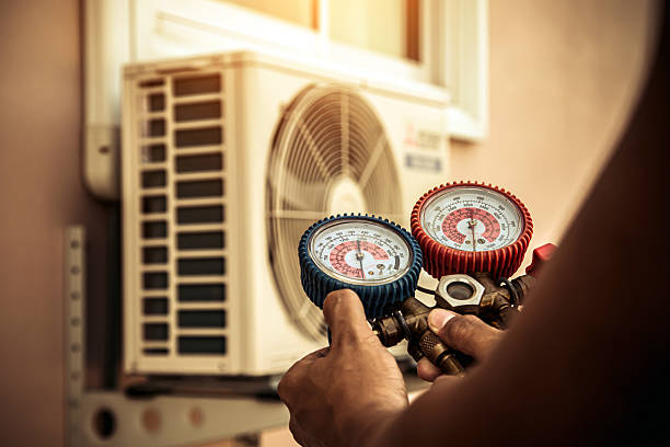 Professional Hvac technician working in Thornfield, MO